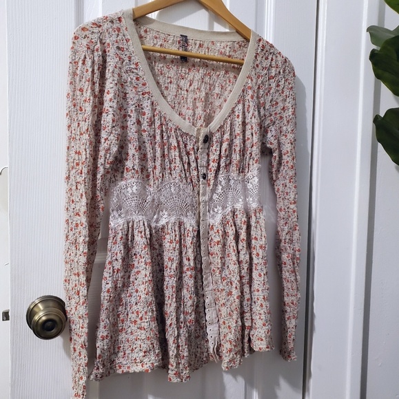 Free People Tops - 🎈Free people top boho style🎈